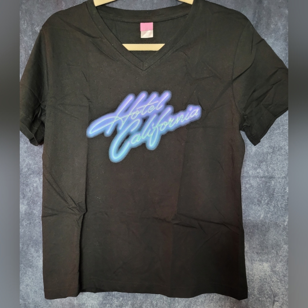 ✨️3/$25✨️ Black 'Hotel California' Neon Eagles Concert Merch T-Shirt NWOT